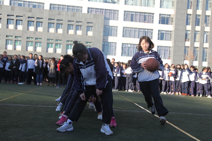 趣味运动 其乐融融------晋城技师学院2017年趣味运动